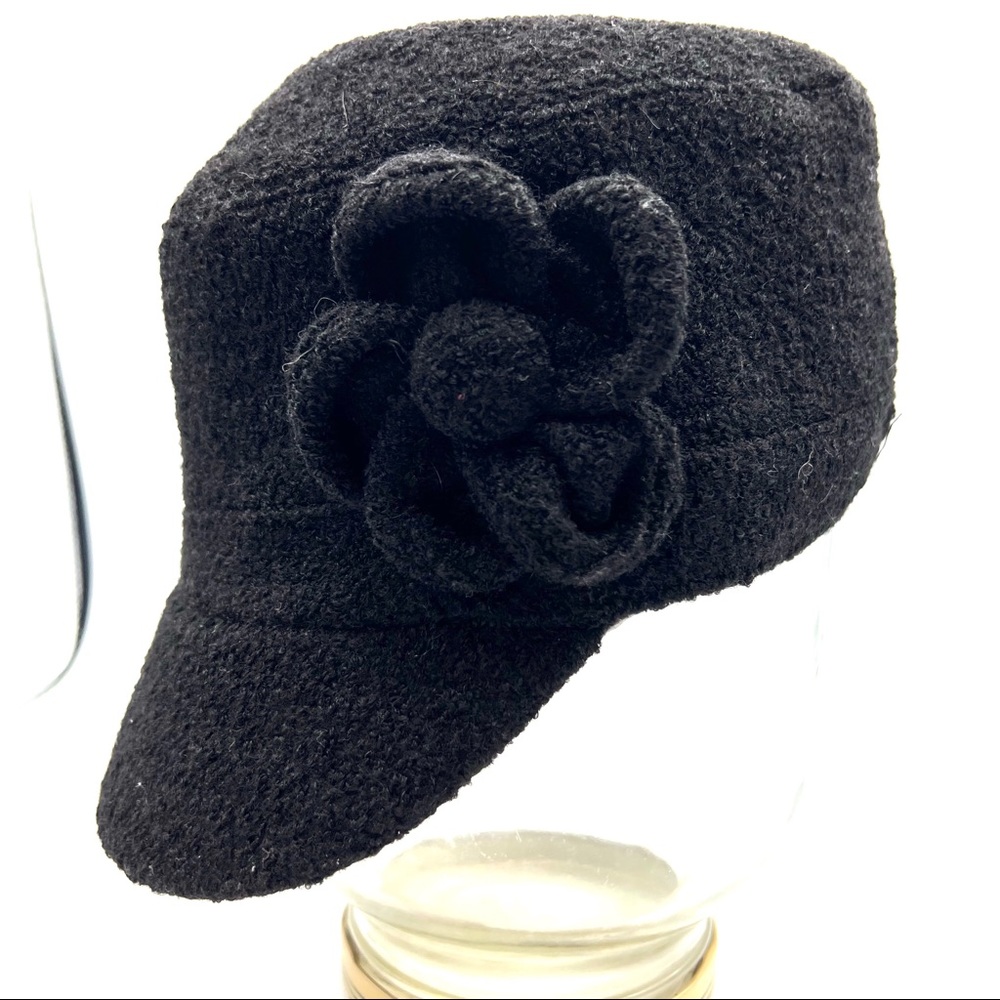 D&Y ElastaFit women’s cabbie hat. OS wool blend.